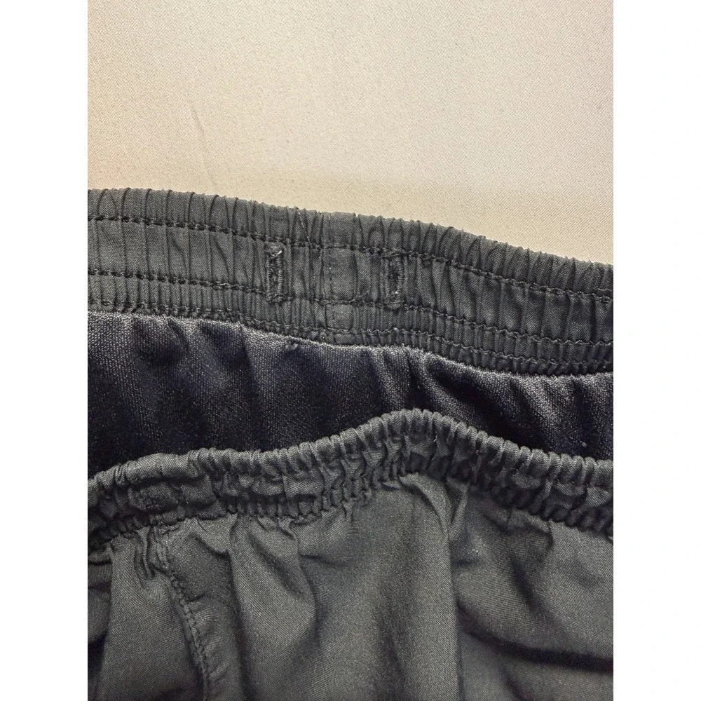 Nike Dri Fit Tempo Running Shorts Womens Medium Black White Mesh Panel Workout‎